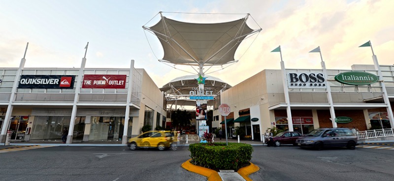 Las Plazas Outlet in Cancun