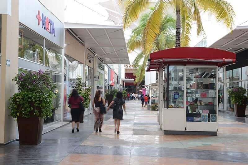 Stores at Las Plazas Outlet in Cancun