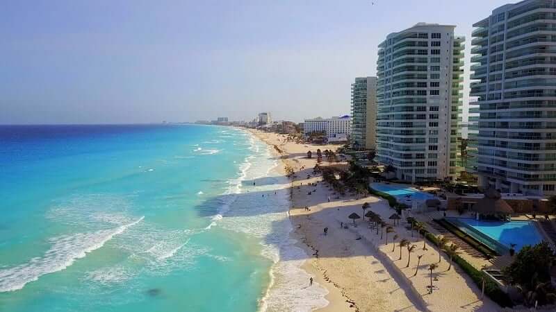Attraction at Chac Mool Beach in Cancun