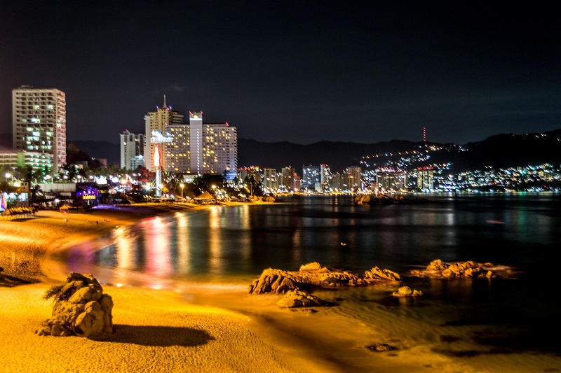 La Condesa Beach ai night in Acapulco